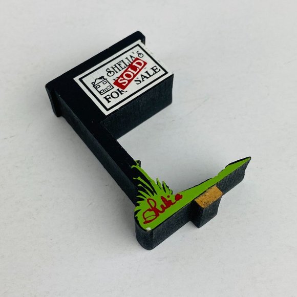 Shelia's Shelia Sheila Realty For Sale Sign Accessory Piece Wood Collectible - Picture 4 of 4